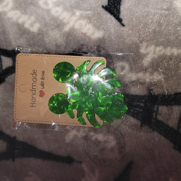 Earrings - Picture 4 of 6